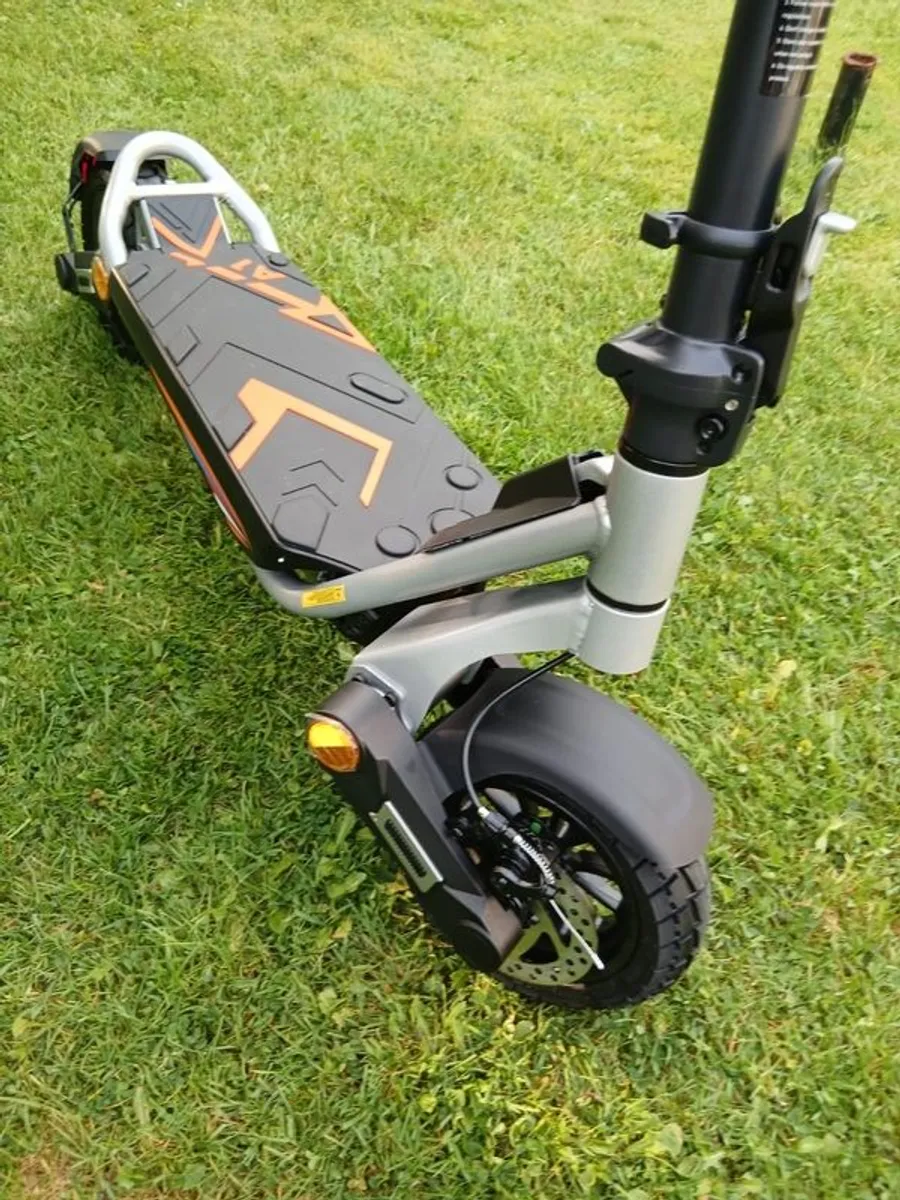 Brand New KuKirin A1 Electric Scooter  800W 45 kmh 45 km Range Brand new,delivery available, 6monnth warranty - Image 4