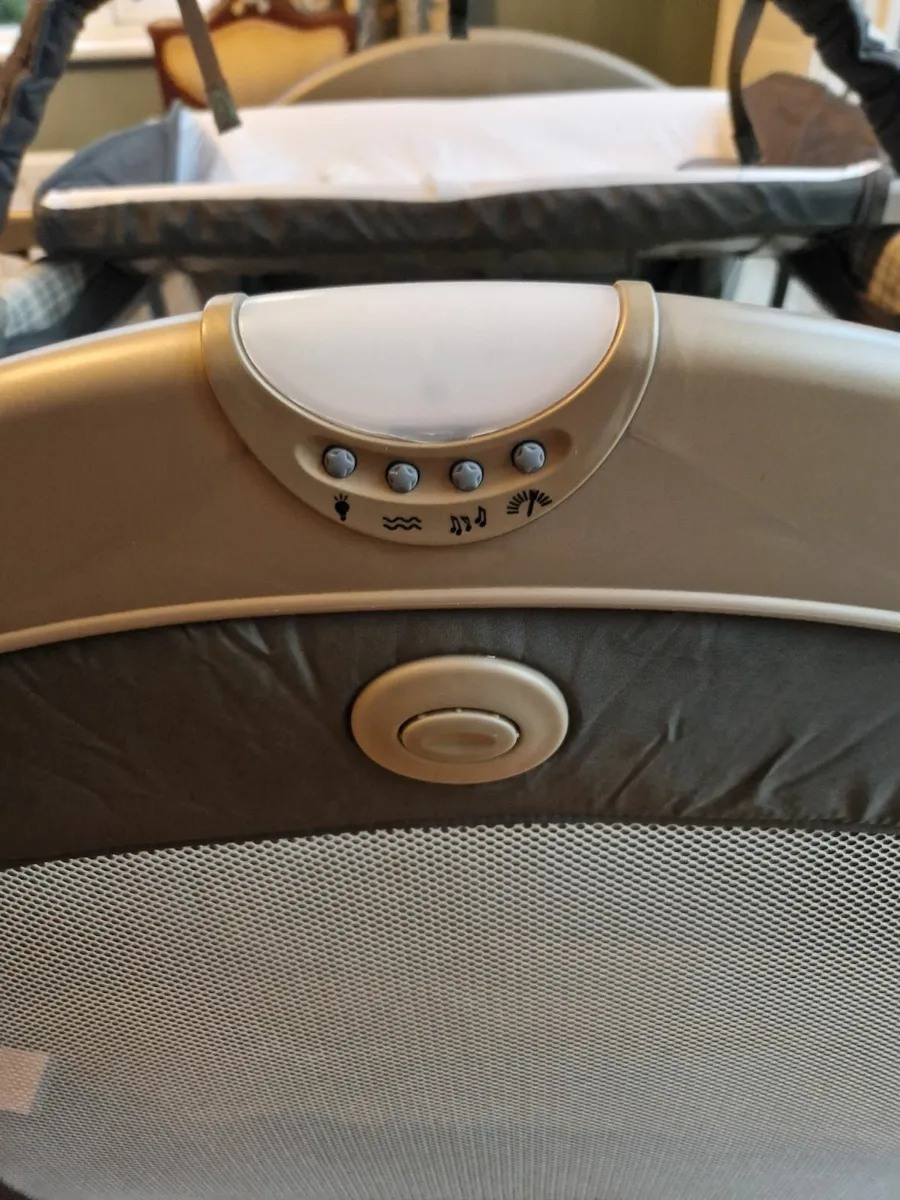 Graco Carry Cot - Image 3