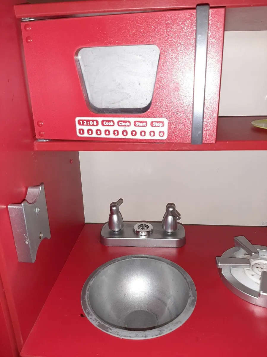 Toy kitchen - Image 1