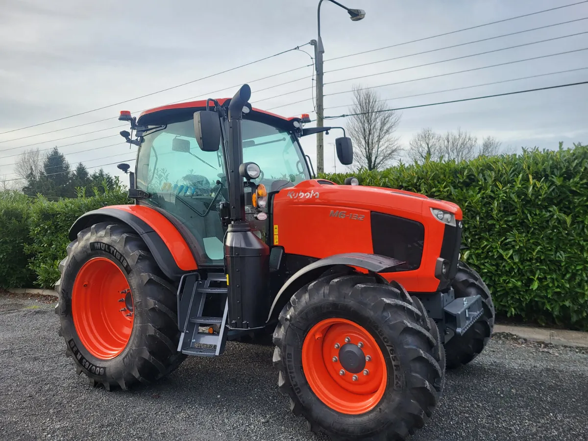 Kubota M6132 - Image 1