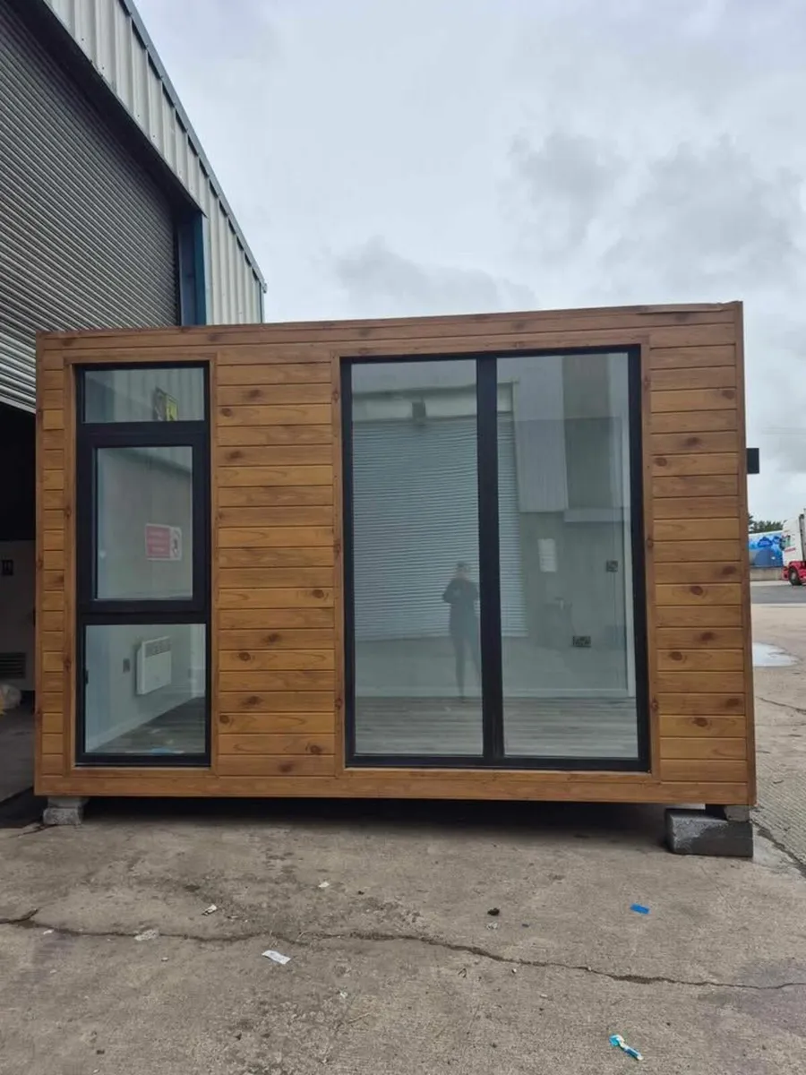 14ft x 8ft Unit - Brown Wood Effect - Image 1