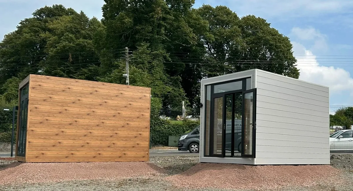 14ft x 8ft Unit - Brown Wood Effect - Image 4