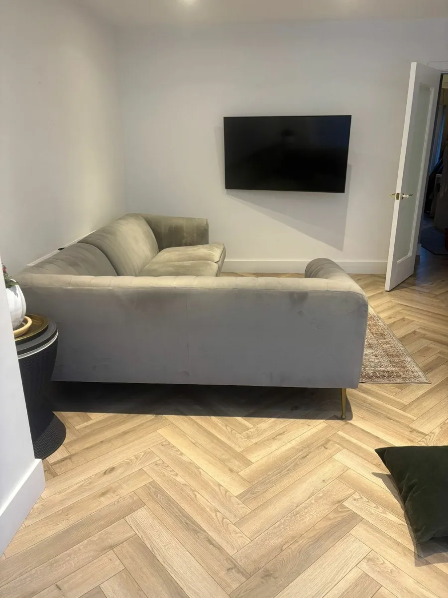 Nearly New Velvet Sofa with 12yr warranty - Image 4