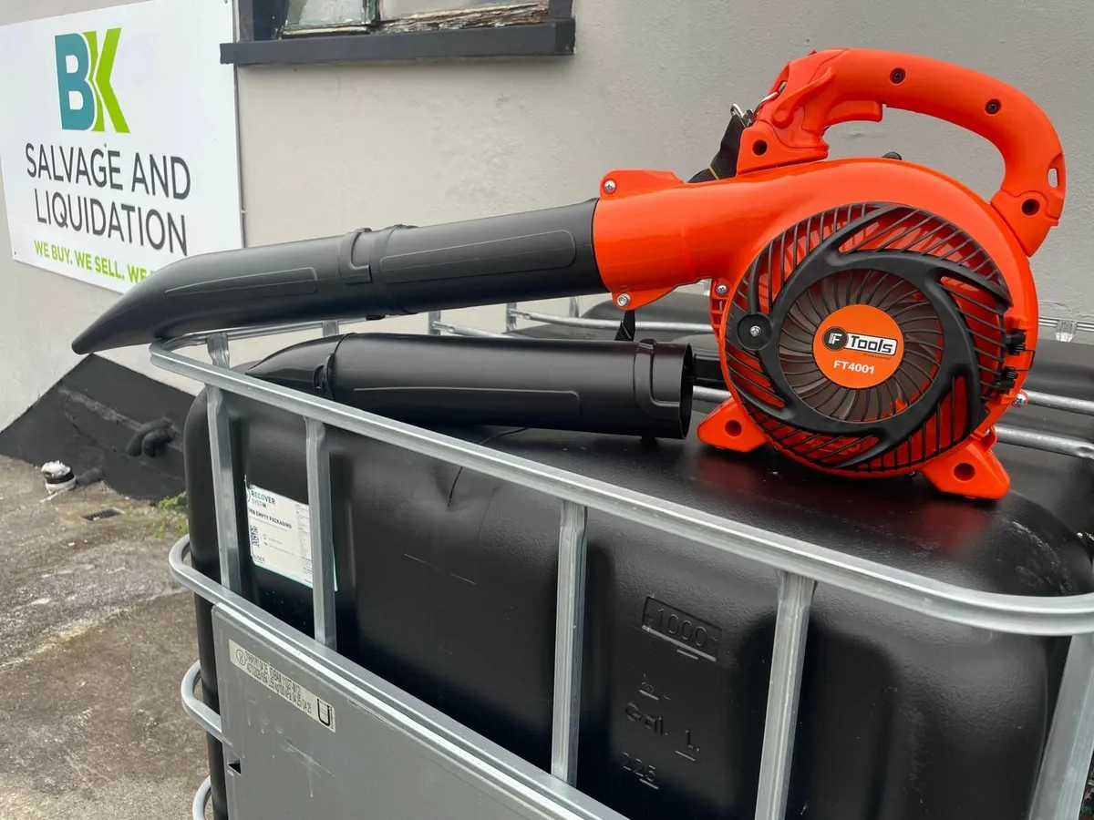 Hand held leaf blower - Image 1