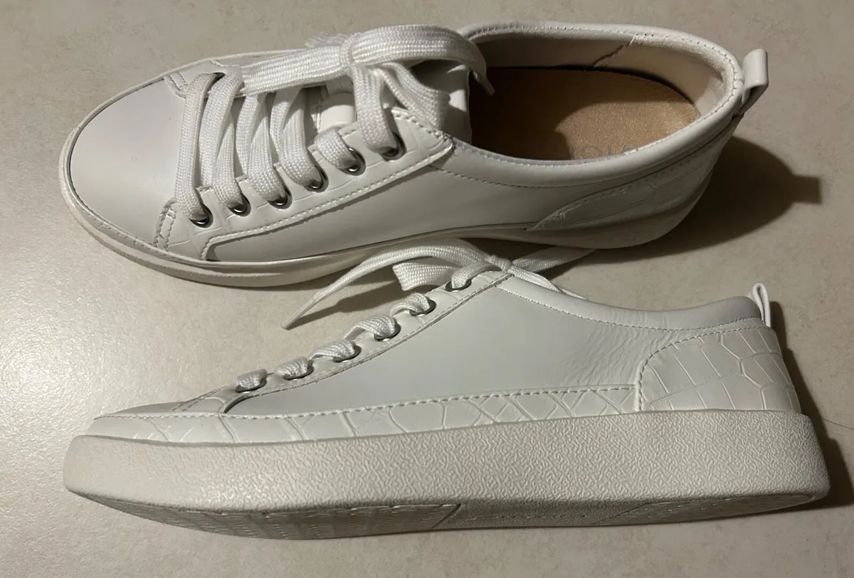 Vionic "Essence Winny" Lace Up Trainer - Image 3