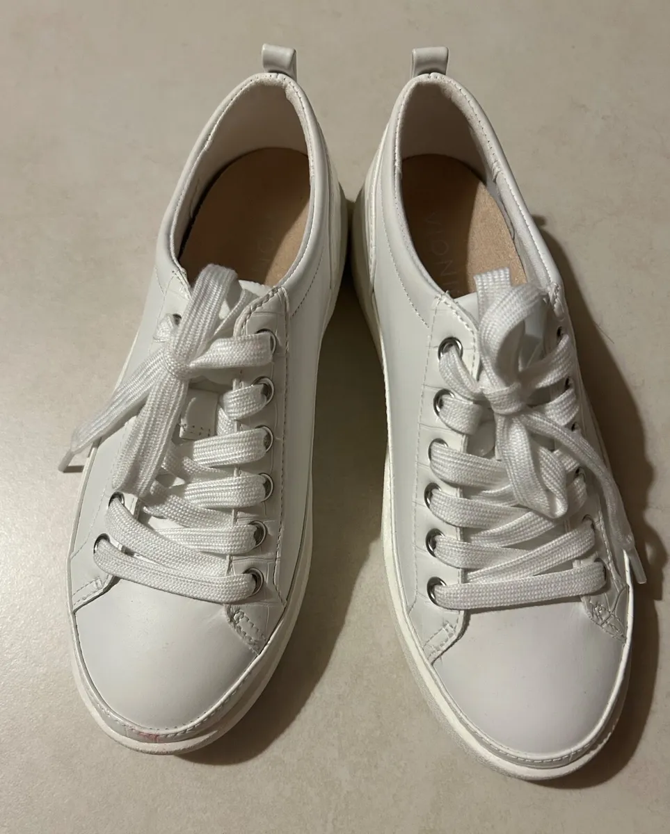 Vionic "Essence Winny" Lace Up Trainer - Image 4