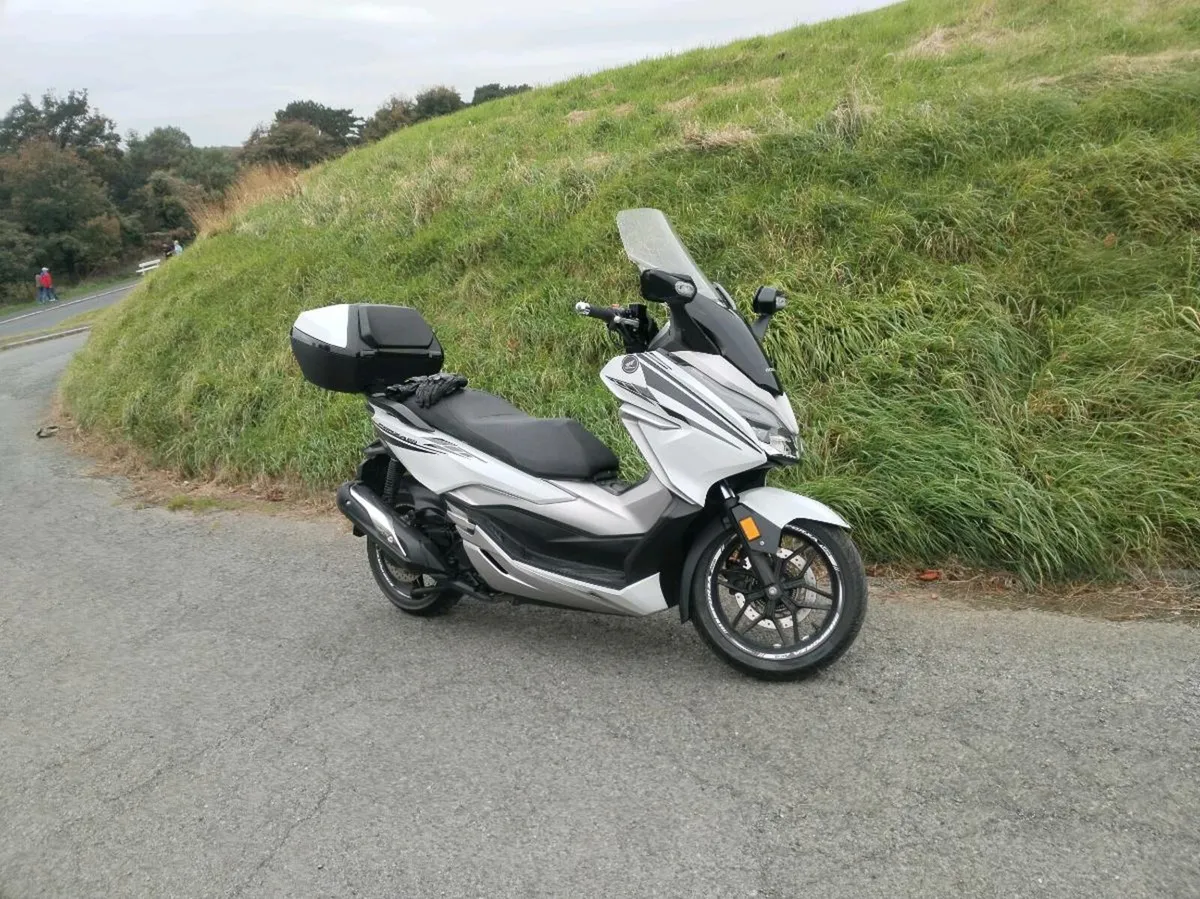 2019 Honda forza 300 - Image 2