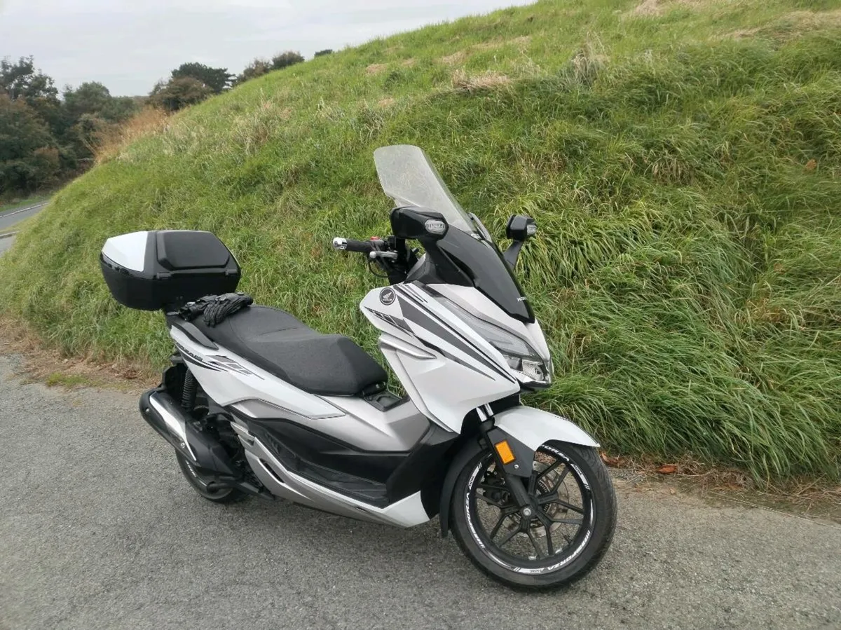 2019 Honda forza 300 - Image 3