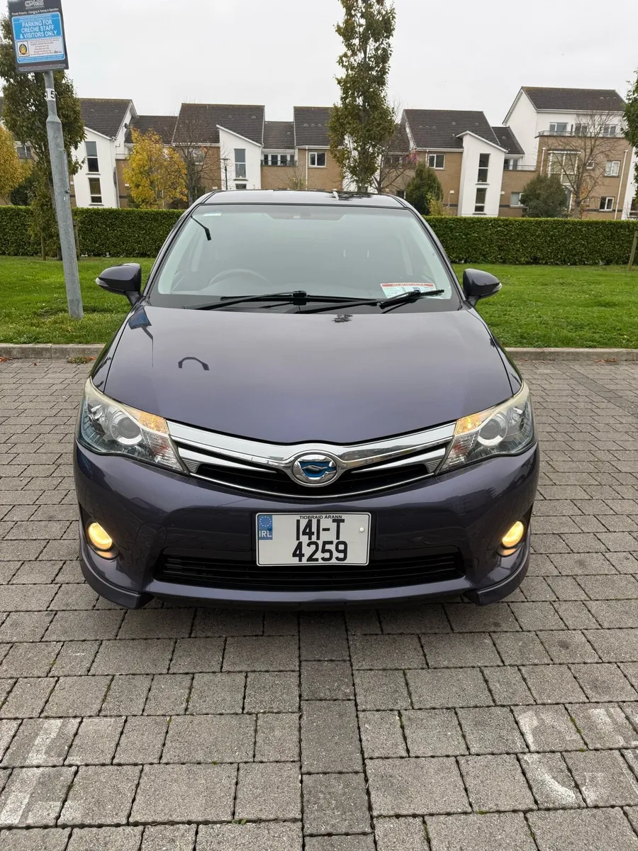 Toyota Corolla Fielder 1.5 Hybrid Automatic - Image 2