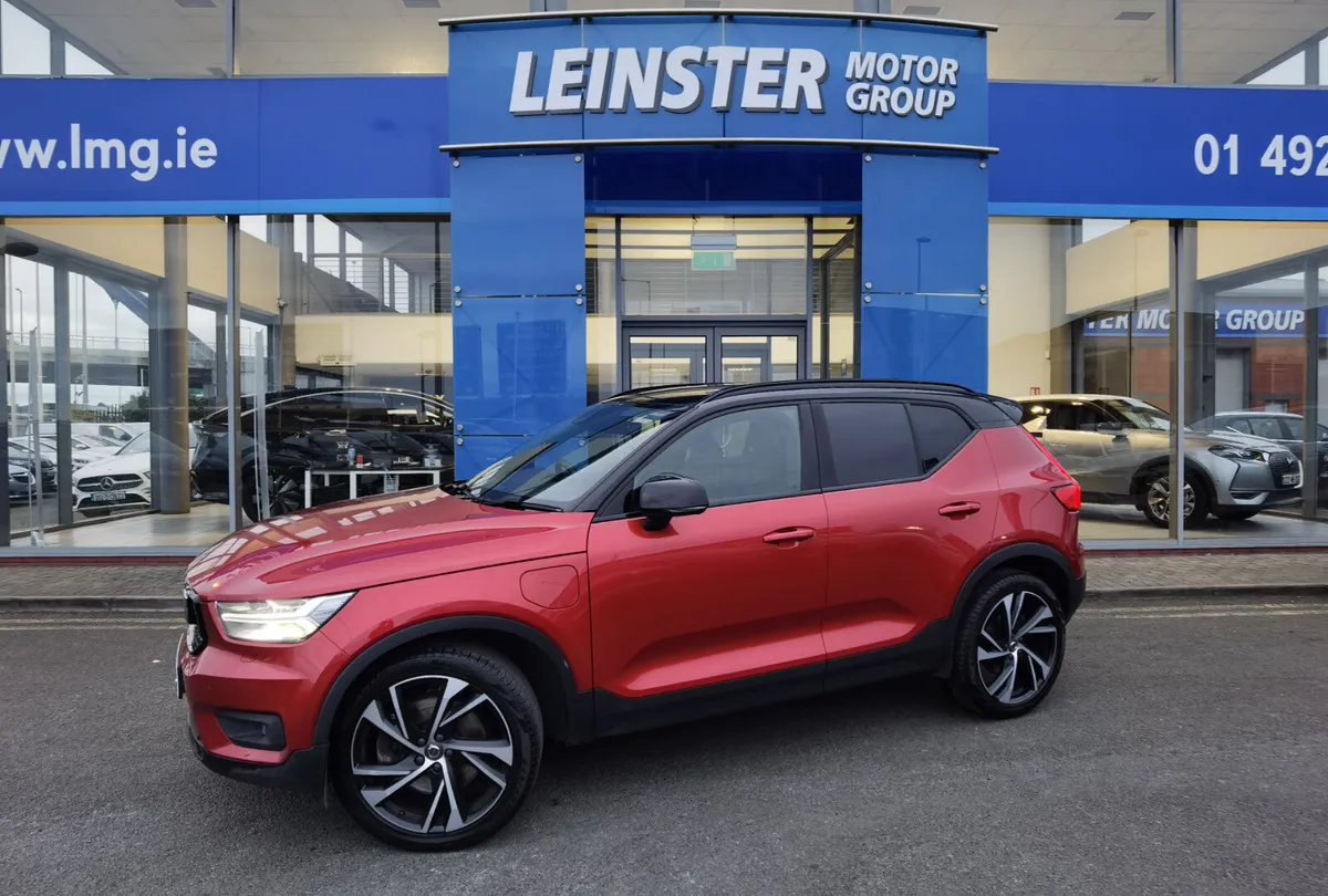 VOLVO XC40 RECHARGE T5 R-DESIGN PRO PHEV - Image 1