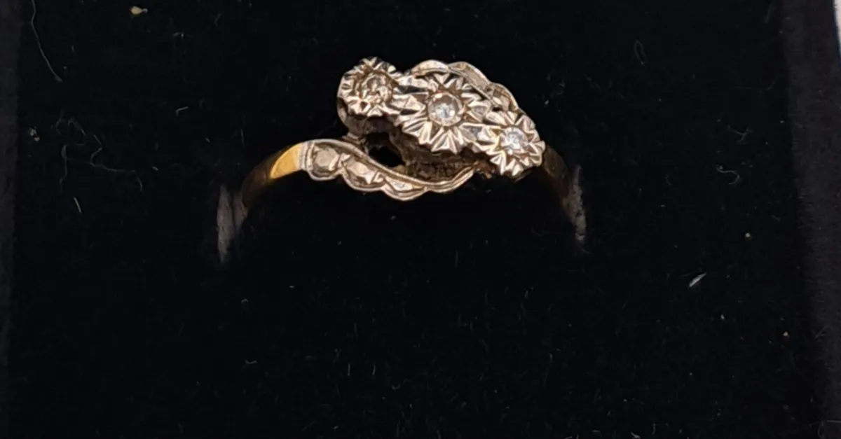 18 ct gold diamond and platinum ring - Image 2