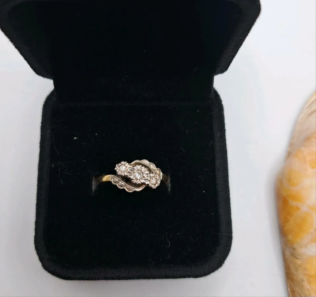 18 ct gold diamond and platinum ring - Image 4