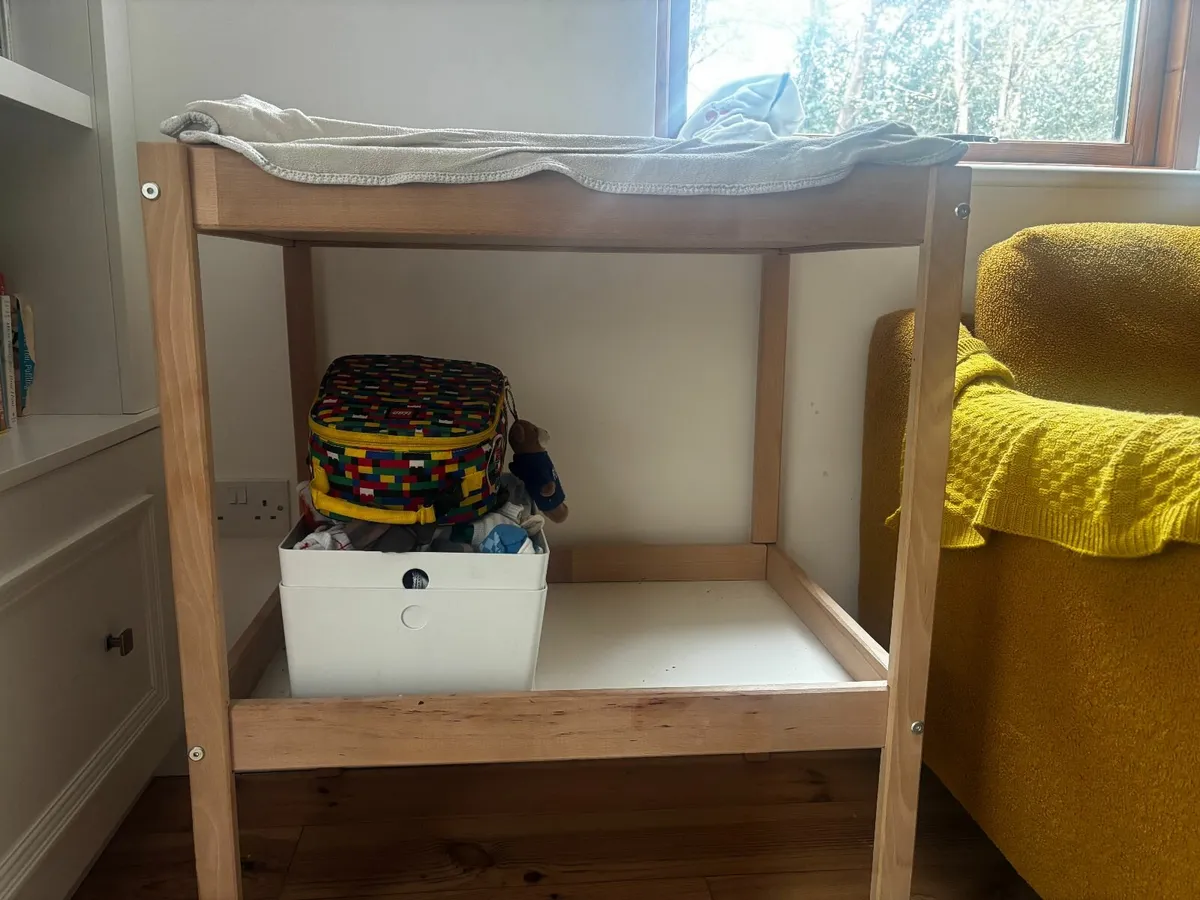 FREE - Changing table - Image 1