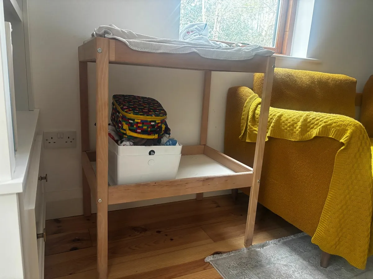 FREE - Changing table - Image 2