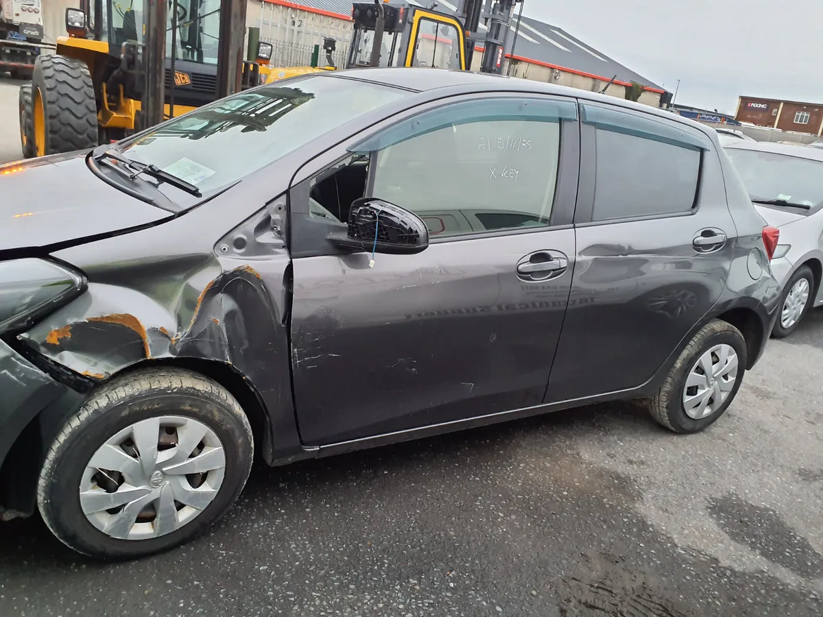 2016 Toyota Vitz - Image 3