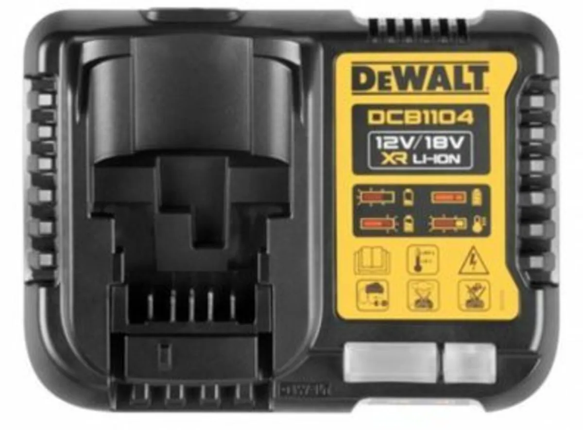 DeWalt DCB1104-GB 12/18V 4Ah Charger