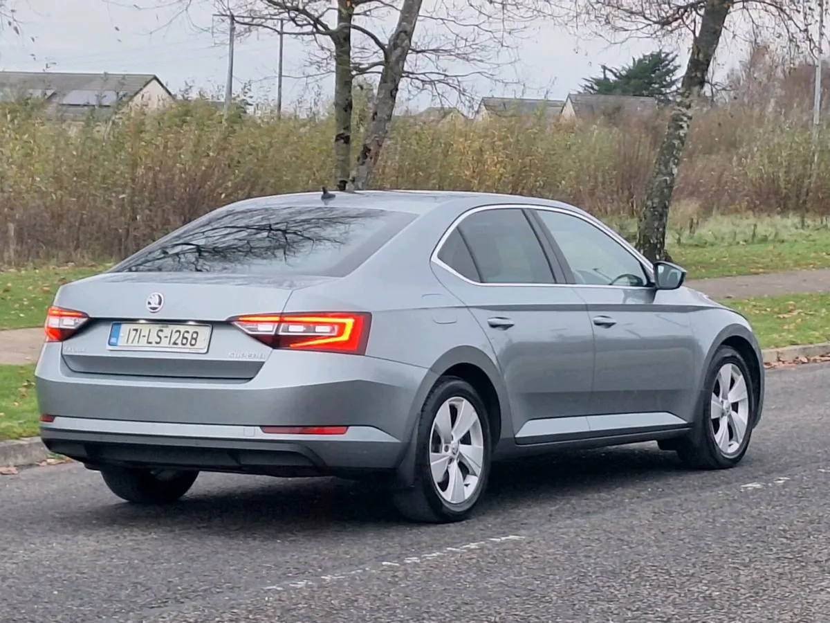 SKODA SUPERB 2.0 TDI • TOP SPEC • - Image 3