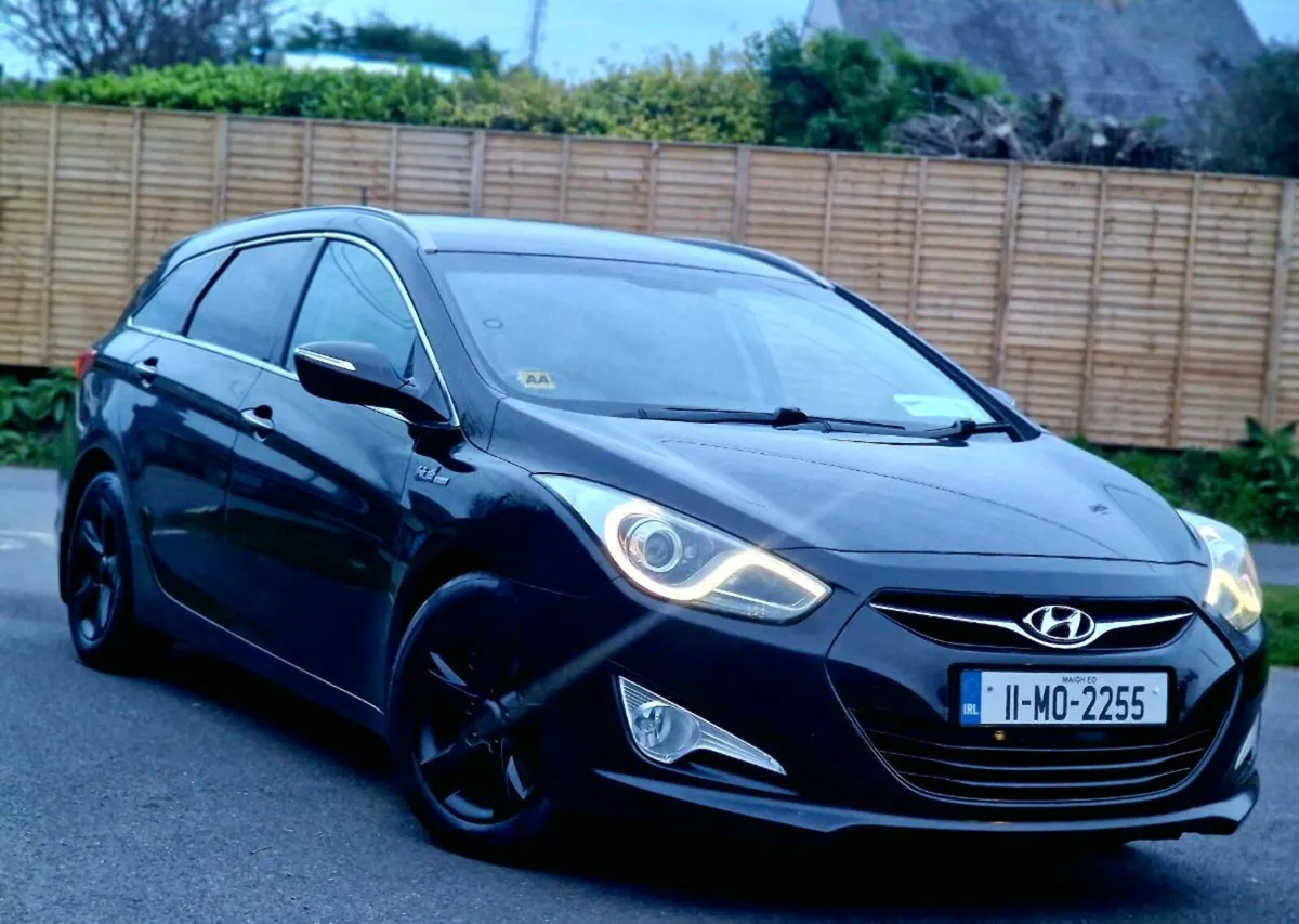 2011 HYUNDAI I40 PREMIUM LUXURY ESTATE *1 YR NCT* - Image 1