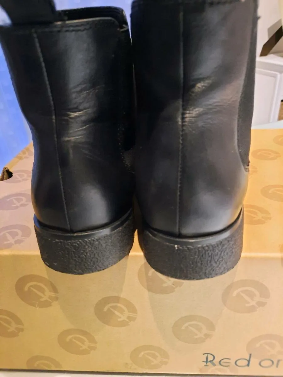 Clarks black leather  boots - Image 2