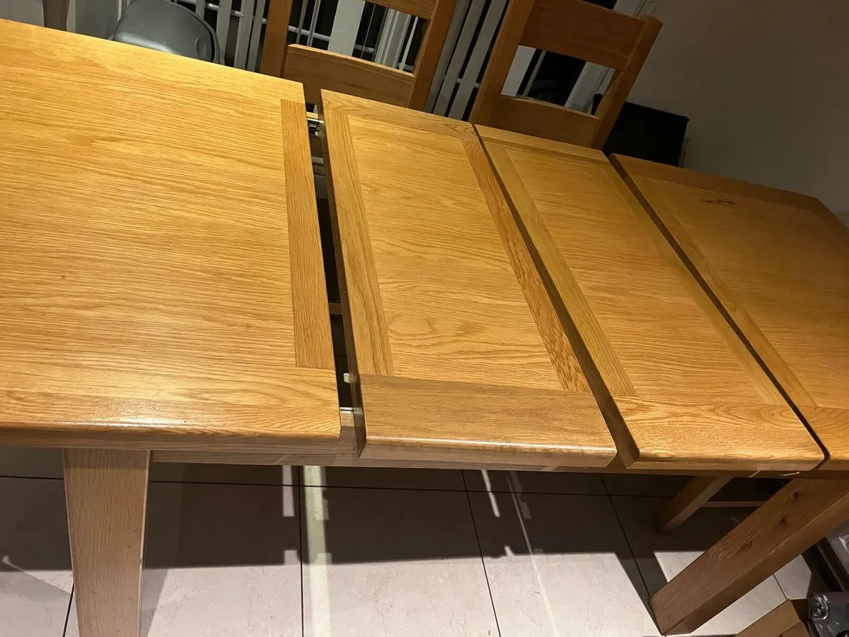 Kitchen Table and chairs - Image 4