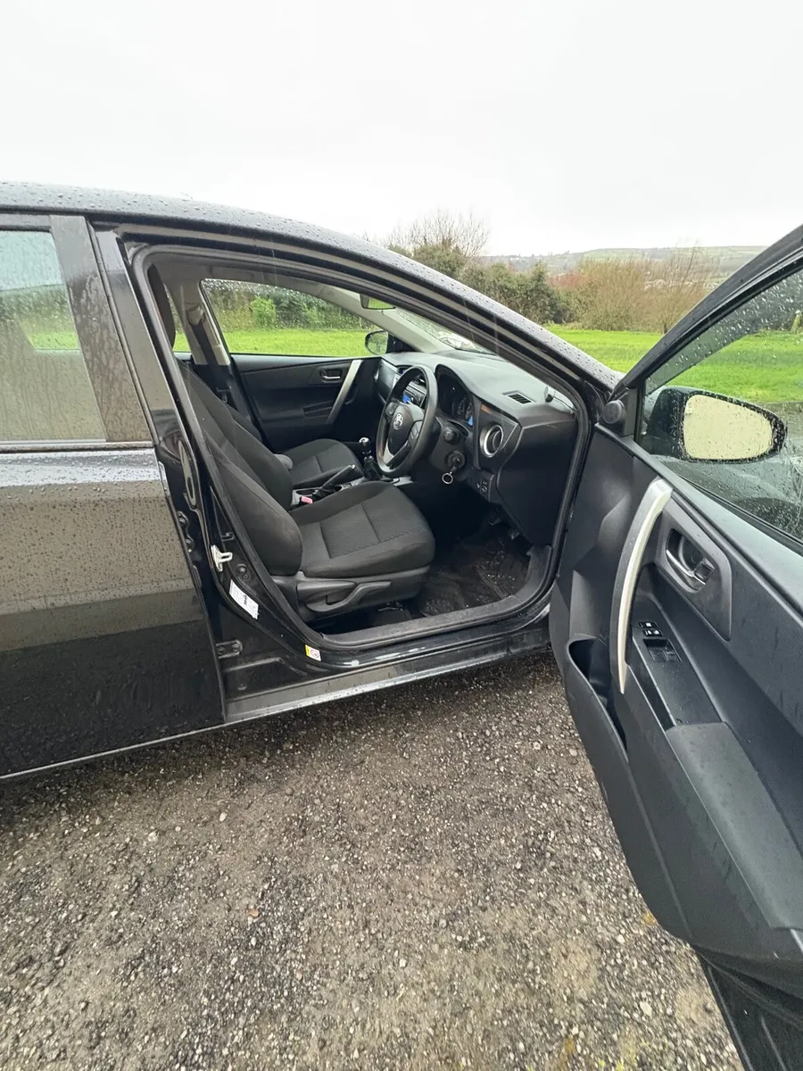 Toyota Auris 2013 - Image 4