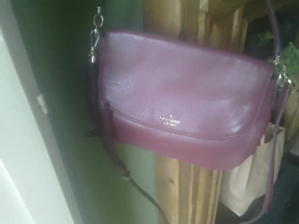 KATE SPADE BURGUNDY LEATHER CROSSBODY BAG AS NEW - Image 1