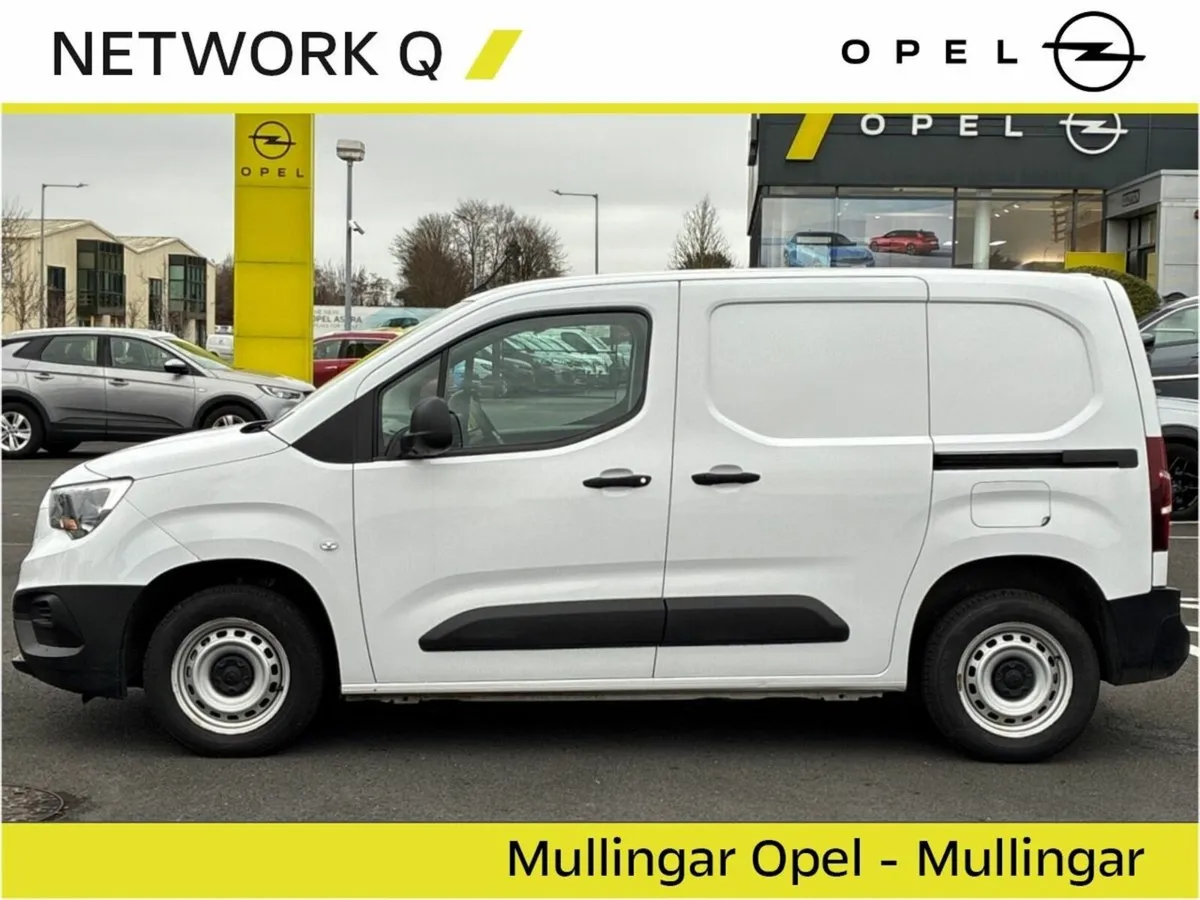 Opel Combo Komfort 1.5 L1 H1 100PS with Touchscree - Image 3