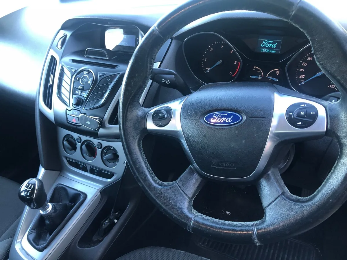 Ford Focus 2011 - Image 4