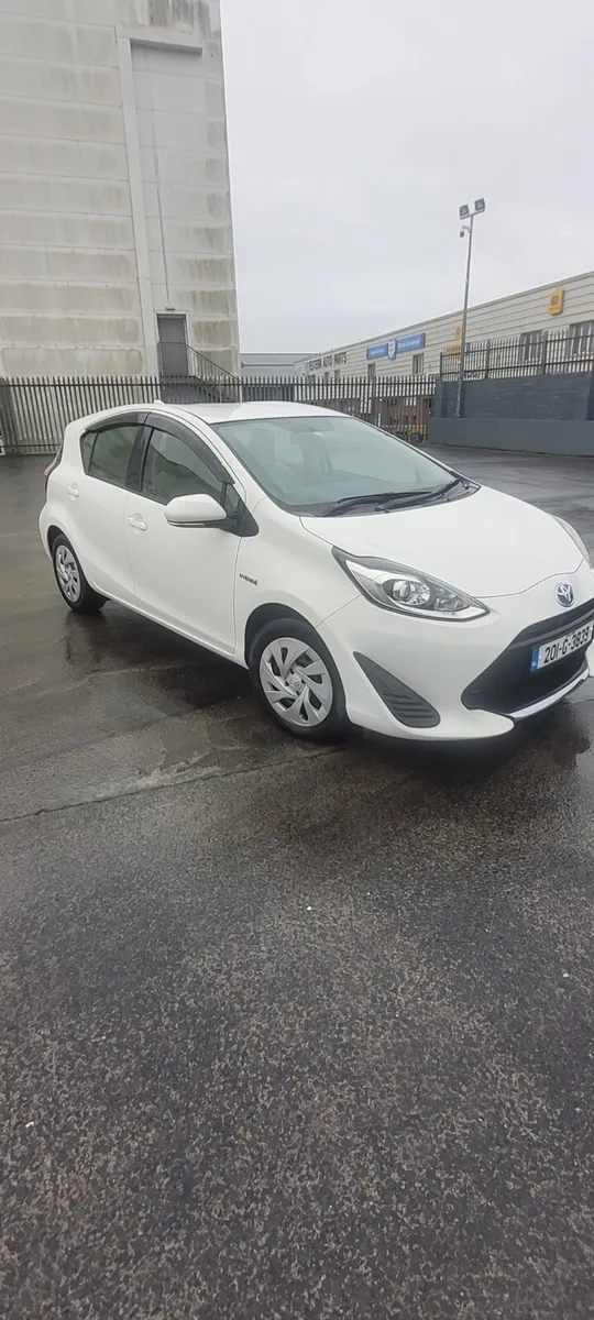 2020 Toyota Aqua. - Image 2