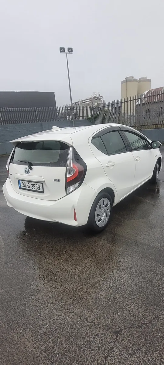 2020 Toyota Aqua. - Image 3