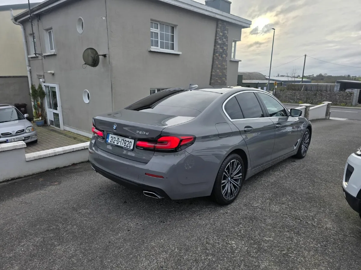 BMW 5-Series 2021 - Image 2