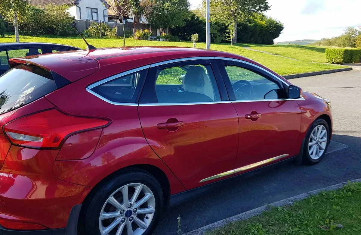 Ford Focus 2017 - Image 2