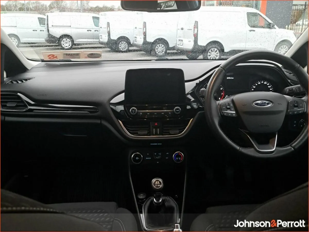 Ford Fiesta TITANIUM TINY MILEAGE - Image 4
