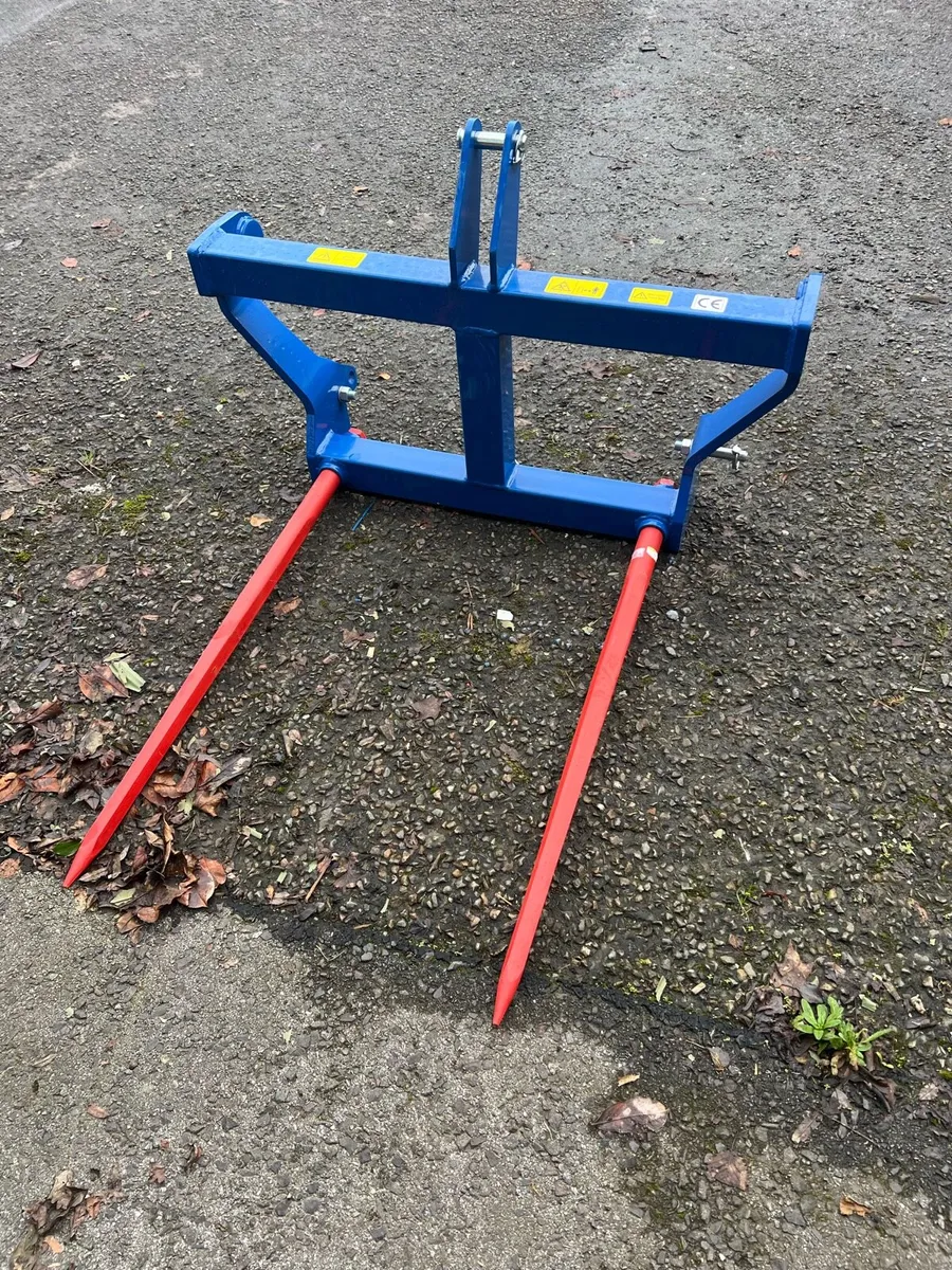 UNIVERSAL BALE CARRIER - Image 1