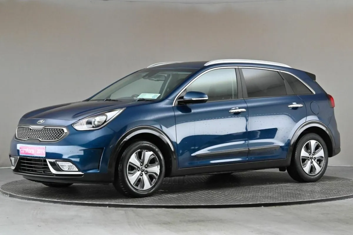 Kia Niro 1.6 GDI 139 BHP **HALF GREY LEATHER** - Image 4