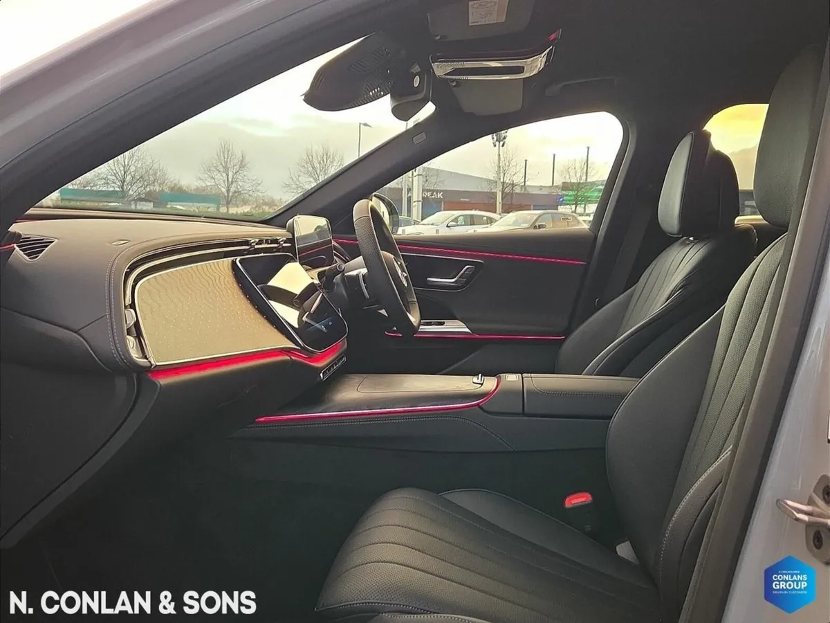 Mercedes-Benz E-Class E220D AMG LINE AUTO - Image 3