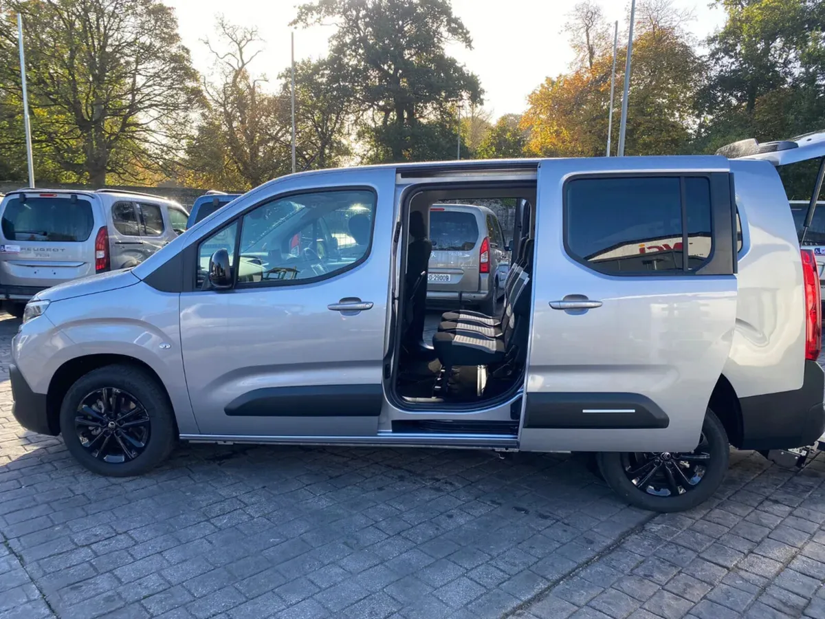 Wheelchair Taxi Citroen Berlingo - Image 4