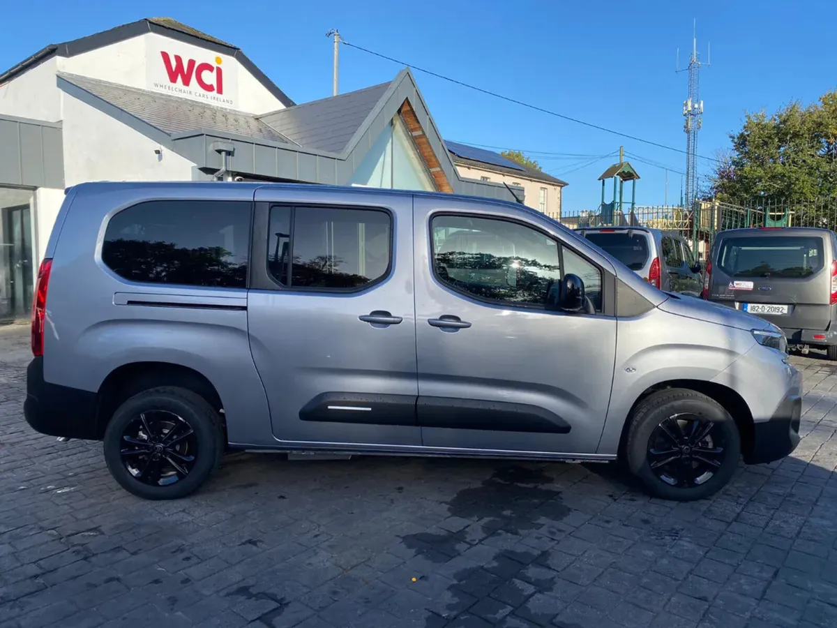 Wheelchair Taxi Citroen Berlingo - Image 3