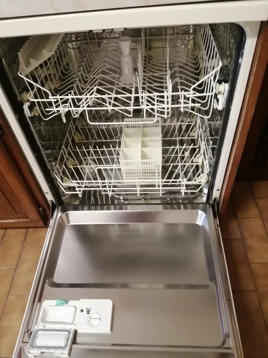 Dishwasher - Image 4