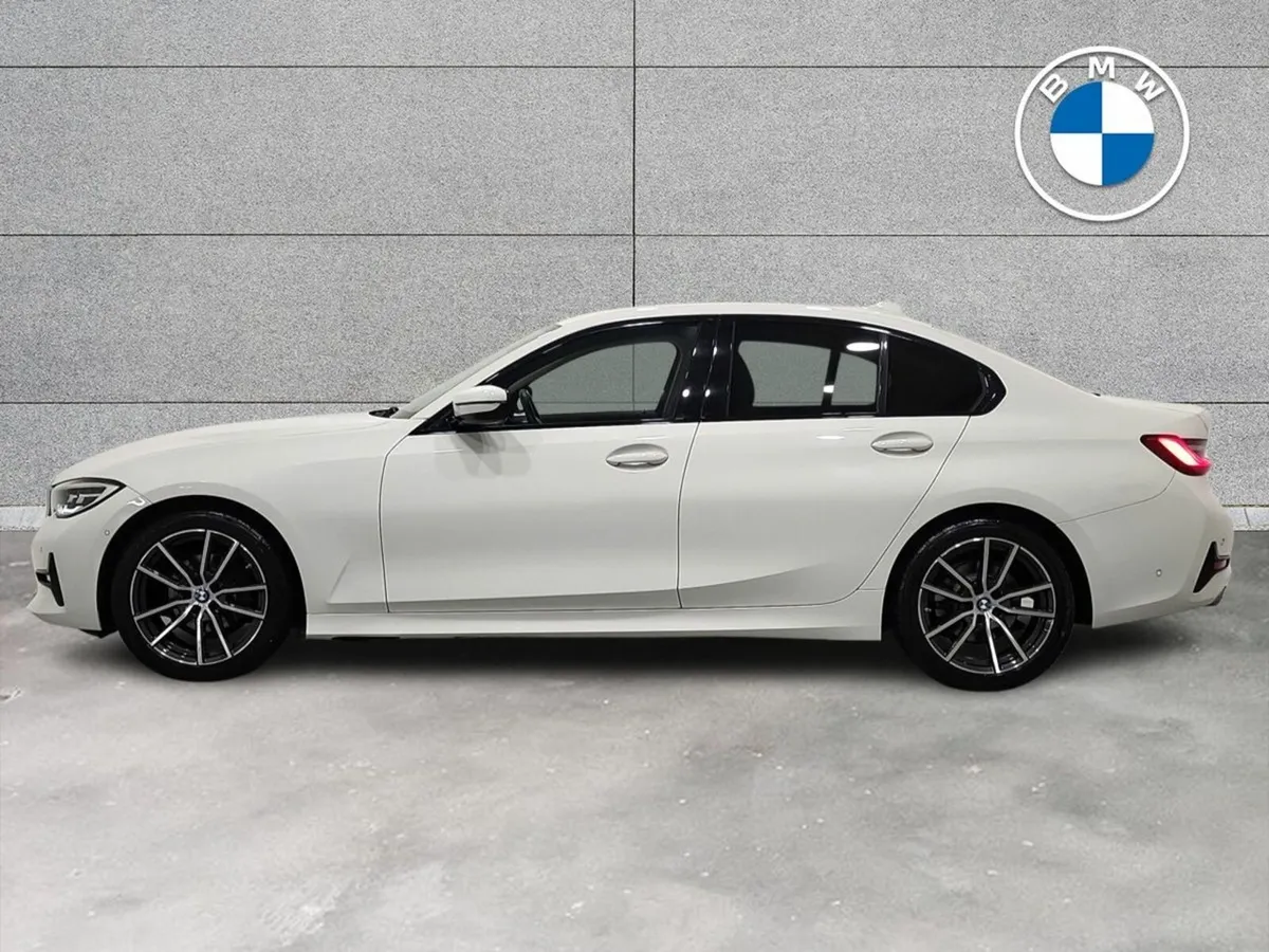 BMW 3-Series 318d Sport Saloon - Image 4