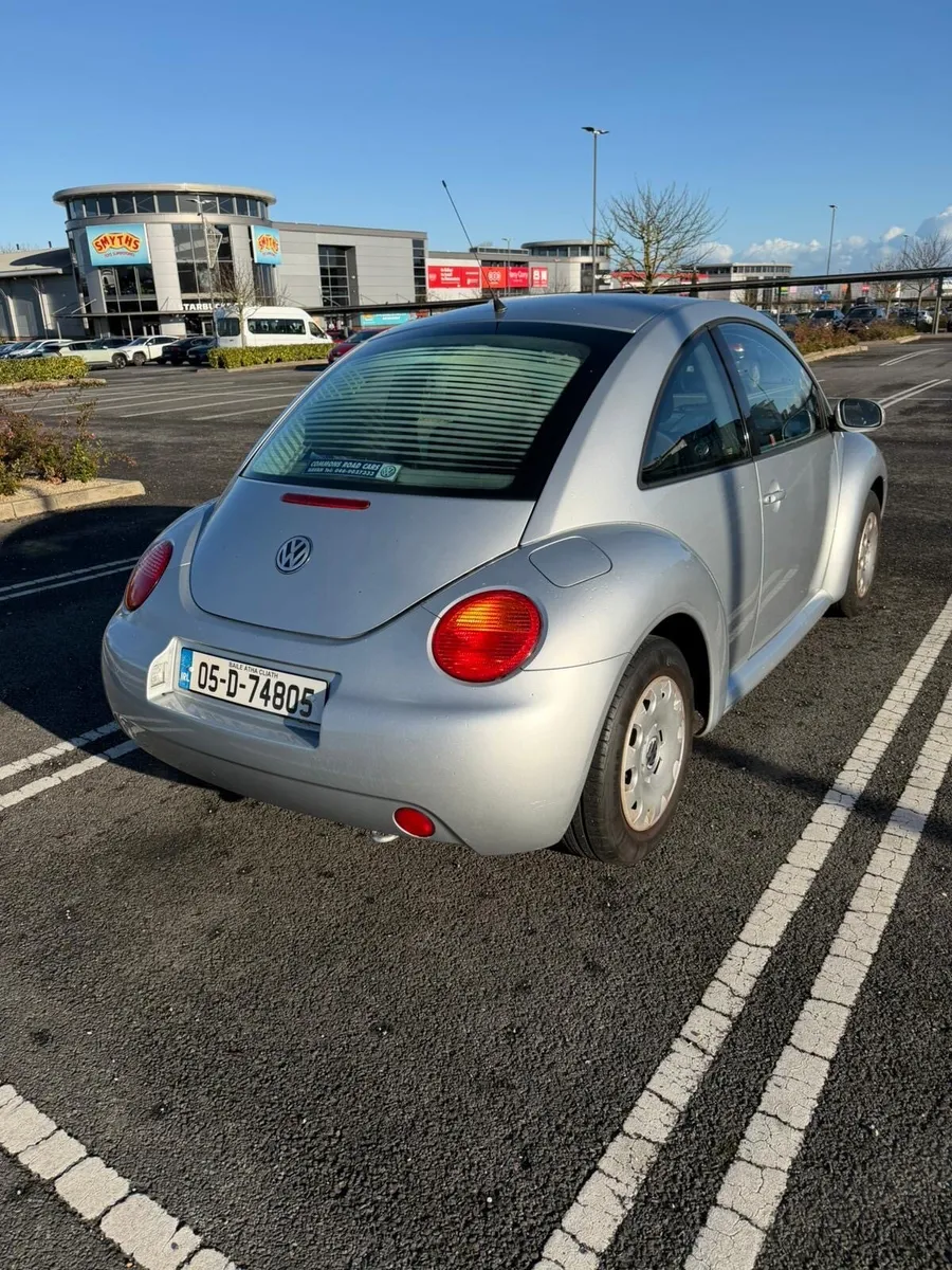 Volkswagen Beetle - Image 4