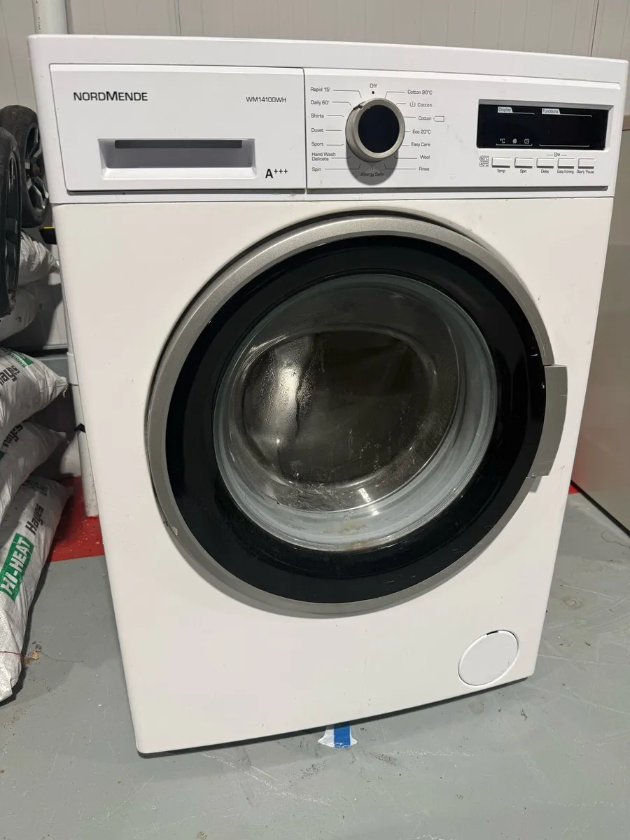 Washing machine - Image 1
