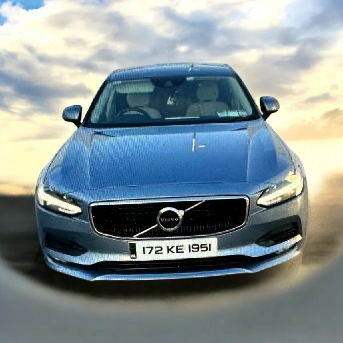 2017 Volvo S90 D4 2.0L 190hp Momentum Geartronic - Image 3