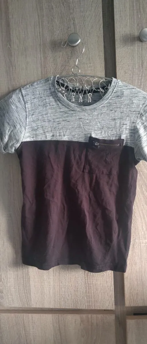 t shirt 9/10 - Image 2