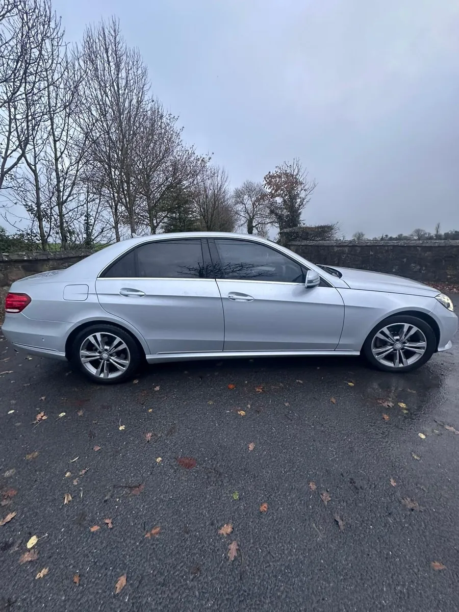 Mercedes E 220 - Image 4