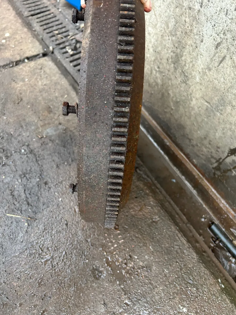 Ford 4000 / 4600 Fly Wheel - Image 2