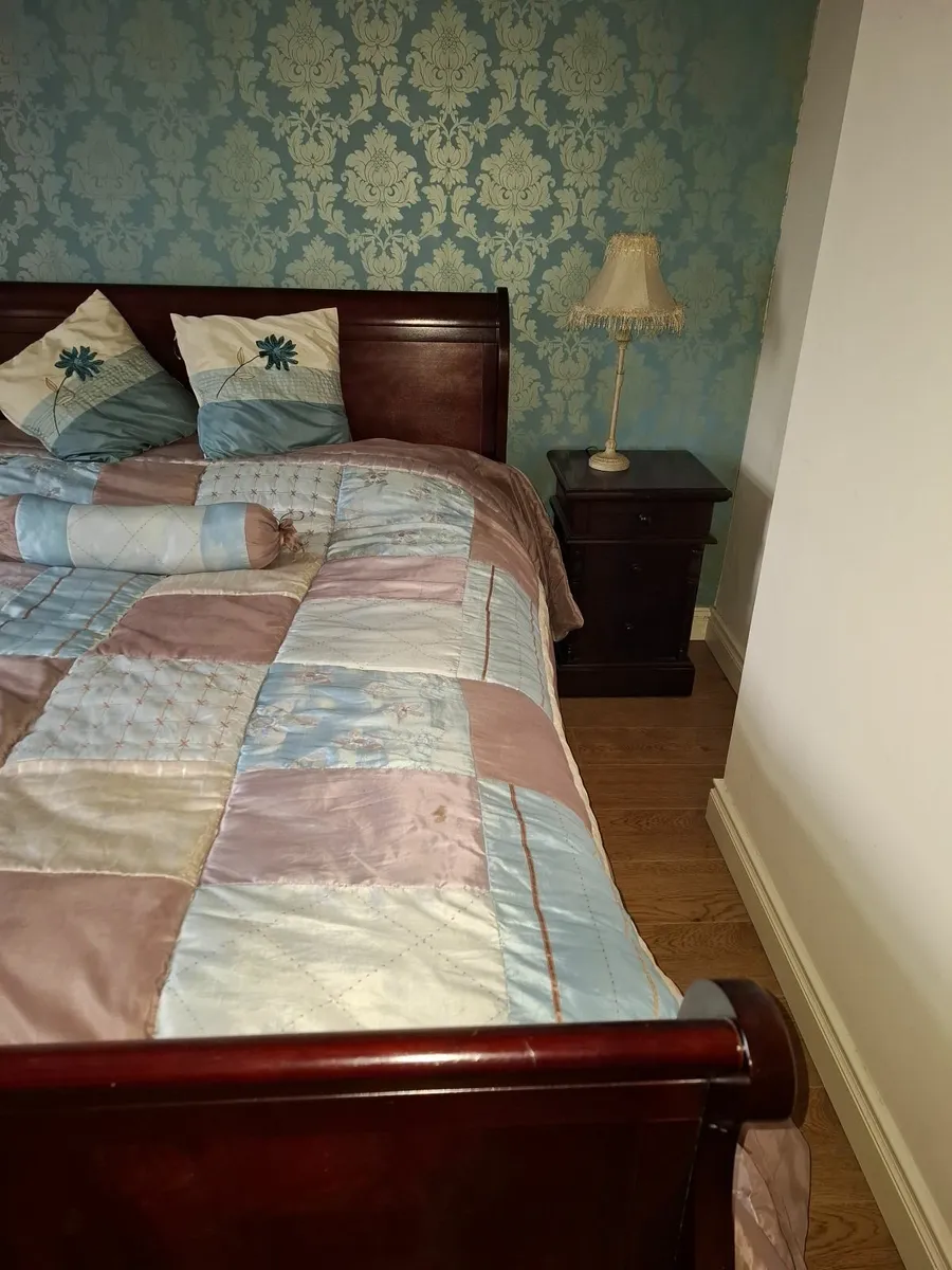 Bedroom furniture - Image 1