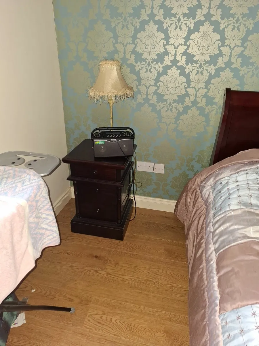 Bedroom furniture - Image 3