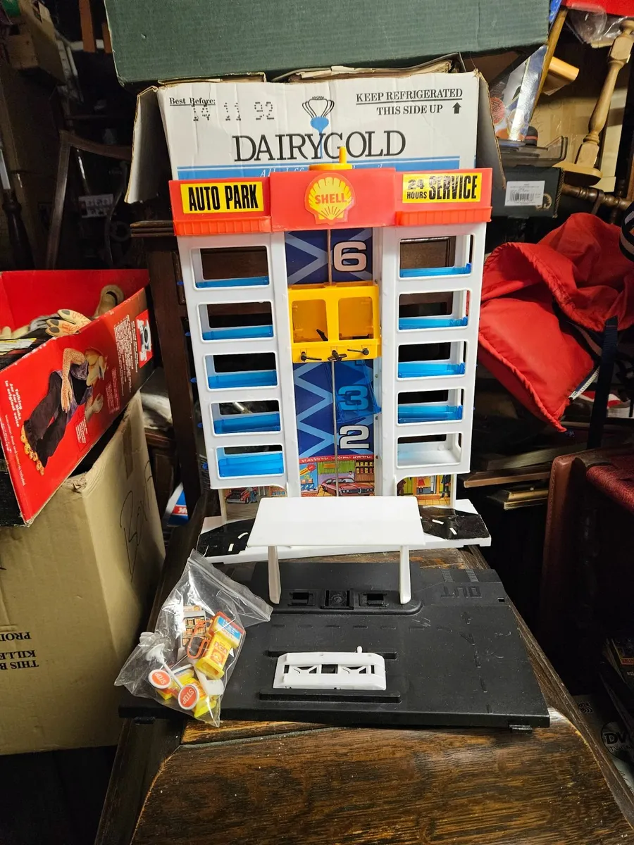 Vintage Toy Garage - Image 3