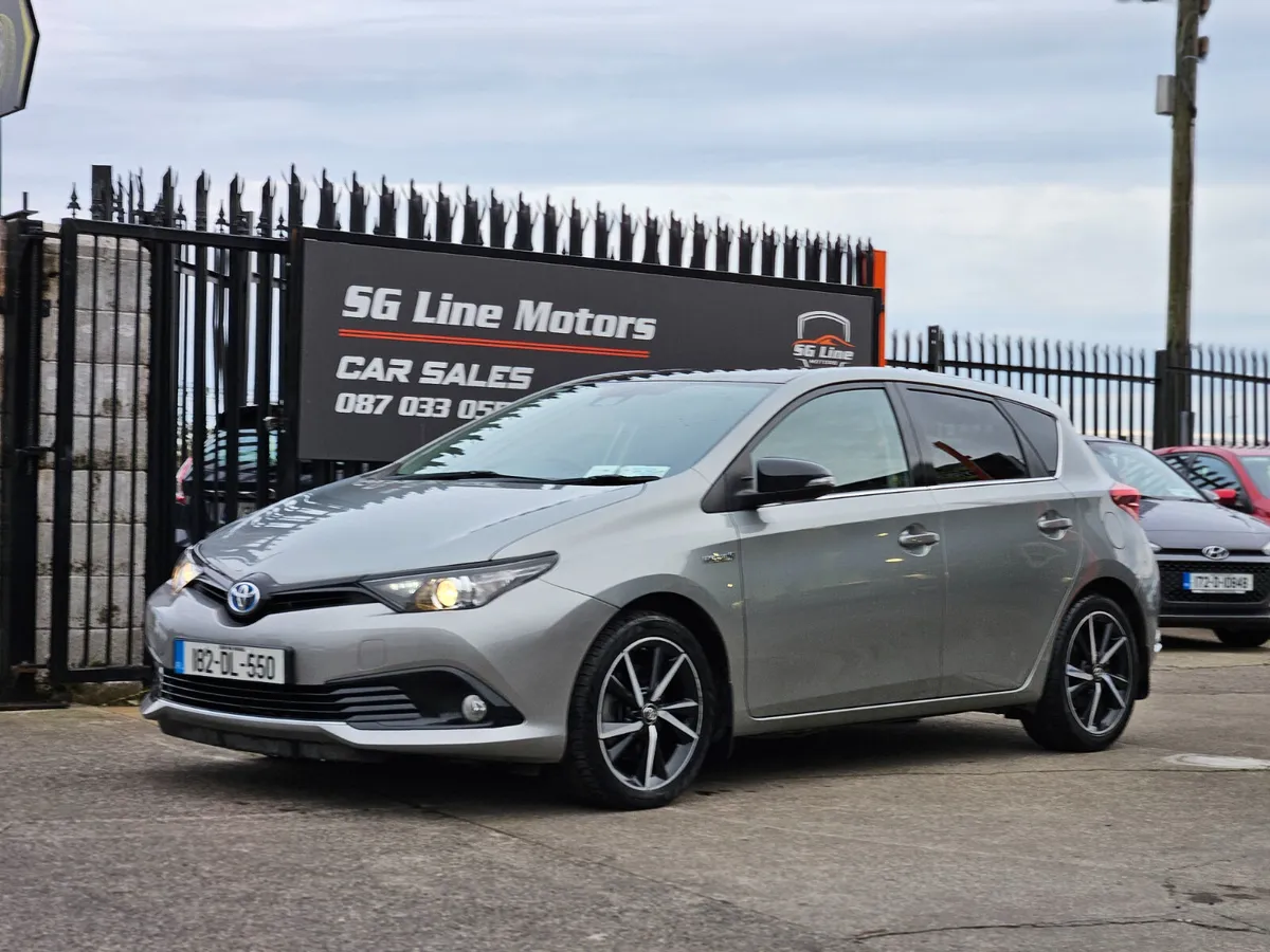Toyota Auris 1.8 Hybrid LUNA - Image 1